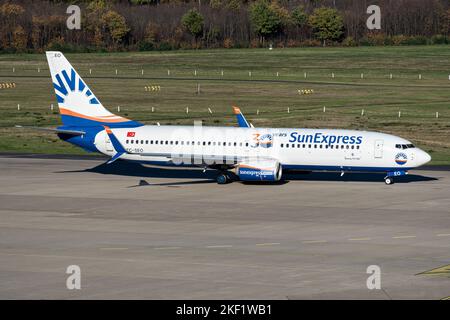 Türkische SunExpress Boeing 737-800 mit Registrierung TC-SEO am Flughafen Köln/Bonn Stockfoto