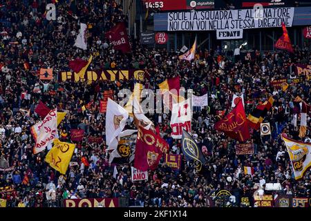 Rom, Italien. 13.. November 2022. Unterstützer VON AS Roma während des Serie-A-Spiels zwischen Roma und Turin im Stadio Olimpico, Rom, Italien, am 13. November 2022. Kredit: Giuseppe Maffia/Alamy Live Nachrichten Stockfoto