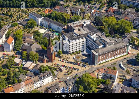Luftaufnahme, Marienhospital Witten und Marienkirche mit Marienplatz, Sonnenschein, Witten, Ruhrgebiet, Nordrhein-Westfalen, Deutschland, Andachtsstätte, Stockfoto
