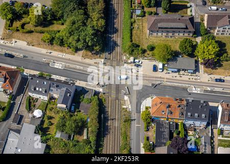 Luftaufnahme, Baustelle und Sanierung der Pferdebachstraße mit Bahnübergang Ziegelstraße, Witten, Ruhrgebiet, Nordrhein-Westfalen, Germ Stockfoto