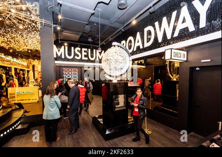 New York, USA. 15. November 2022, New York City, New York, USA: Die Lobby im Museum of Broadway in New York City. (Bild: © Michael Brochstein/ZUMA Press Wire) Bild: ZUMA Press, Inc./Alamy Live News Stockfoto