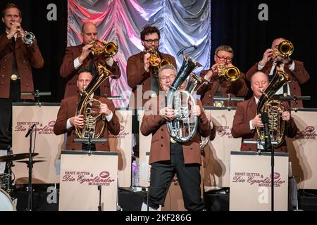 Ernst Hutter und die Egerländer Musikanten, Ernst Hutter und die Egerländer Musikanten, Egerland Blaskapelle aus Deutschland unter der Leitung von Ernst Hutter (auch Baritonhorn, Tenorhorn), Konzert in der Stadthalle Wetzlar, Wetzlar. März 2019. Vermerk: Christian Lademann / LademannMedia Stockfoto