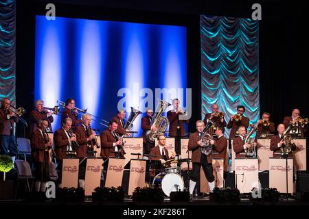 Ernst Hutter und die Egerländer Musikanten, Ernst Hutter und die Egerländer Musikanten, Egerland Blaskapelle aus Deutschland unter der Leitung von Ernst Hutter (auch Baritonhorn, Tenorhorn), Konzert in der Stadthalle Wetzlar, Wetzlar. März 2019. Vermerk: Christian Lademann / LademannMedia Stockfoto