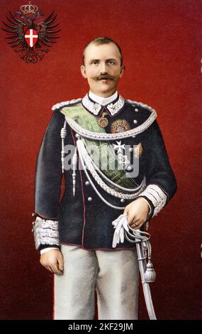 1900S PORTRÄT VON VITTORIO EMANUELE III. KÖNIG VON ITALIEN IM ALTER VON 30 JAHREN SEINE UNTERSTÜTZUNG VON BENITO MUSSOLINI LIESS ZUR ABSCHAFFUNG DER MONARCHIE - KA9453 HAR001 HARS SEINE SCHNURRBÄRTE FÜHRUNG MEDAILLEN WELTKRIEGE ITALIEN WELTKRIEG WELTKRIEG ZWEI WELTKRIEG II GESICHTSHAAR BESETZUNGEN POLITIK MONARCH DERIVAT III POSTKARTE UNTERSTÜTZUNG WELTKRIEG 2 WAPPEN LASSEN MITTLEREN ERWACHSENEN MITTLEREN ERWACHSENEN MANN MONARCHIE ZERSCHMETTERN WELTKRIEG EIN WW1 KAUKASISCHE ETHNIE HAR001 KÖNIGE ALTMODISCH Stockfoto