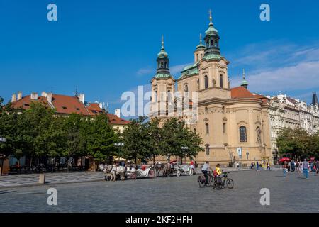 Prag, Tschechische Republik - 4. September 2022: Nikolaikirche in der Prager Altstadt Stockfoto