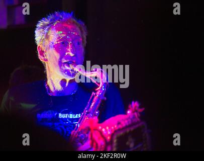 Nik Turner beim Judge Trev Memorial Konzert, 24. November 2012 im Brunswick, Hove Stockfoto