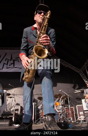 Nik Turner tritt mit Space Ritual beim Weyfest, 2011, auf Stockfoto