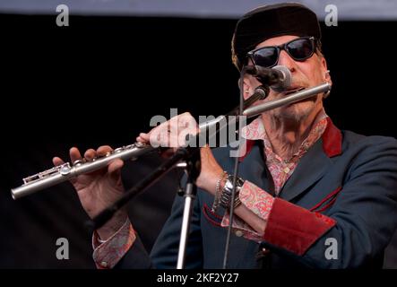 Nik Turner tritt mit Space Ritual beim Weyfest, 2011, auf Stockfoto