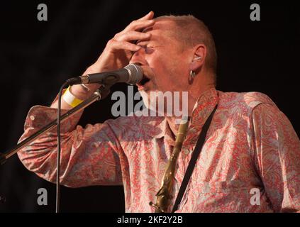 Nik Turner tritt mit Space Ritual beim Weyfest, 2011, auf Stockfoto