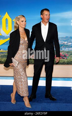 Los Angeles, CA, - 14. Nov 2022: Die Premiere von „Glass Onion: A Knives Out Mystery“ im Academy Museum of Motion Picturs findet statt Stockfoto