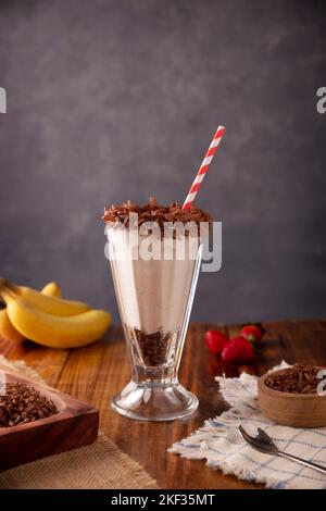 Esquimo. Kaltes Getränk aus gesüßter, aromatisierter und Schlagmilch, um eine sehr schaumig und homogene Konsistenz zu erreichen, sehr beliebt in Mexiko, simila Stockfoto