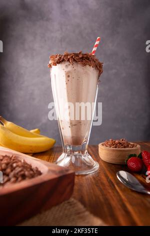 Esquimo. Kaltes Getränk aus gesüßter, aromatisierter und Schlagmilch, um eine sehr schaumig und homogene Konsistenz zu erreichen, sehr beliebt in Mexiko, simila Stockfoto