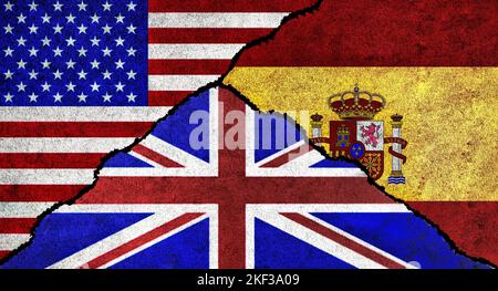 Die USA, das Vereinigte Königreich und Spanien zeigen zusammen auf einer strukturierten Wand die Flagge. "Beziehungen zwischen Spanien, Großbritannien und den Vereinigten Staaten von Amerika" Stockfoto