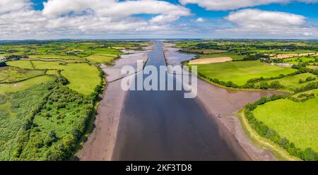 Luftaufnahme des Flusses Moy bei Ballina in der Grafschaft Mayo - Republik Irland. Stockfoto