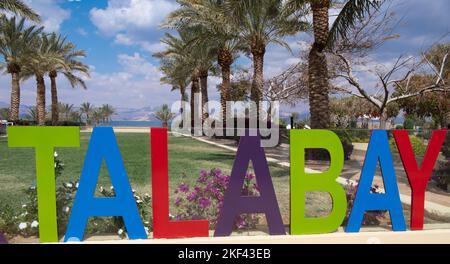 Tala Bay Schild Aqaba Jordan Stockfoto