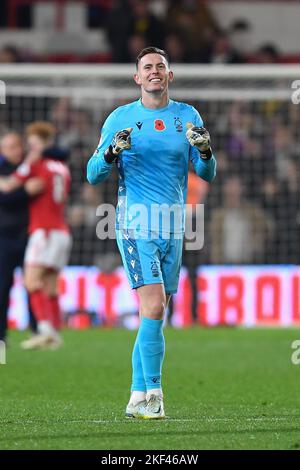 Dean Henderson, Torhüter des Nottingham Forest, feiert am Samstag, dem 12.. November 2022, den Sieg und ein weiteres klares Blatt beim Premier League-Spiel zwischen Nottingham Forest und Crystal Palace auf dem City Ground, Nottingham. (Kredit: Jon Hobley | MI News) Stockfoto