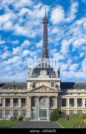 Paris, die Militärschule, mit dem Eiffelturm im Hintergrund Stockfoto