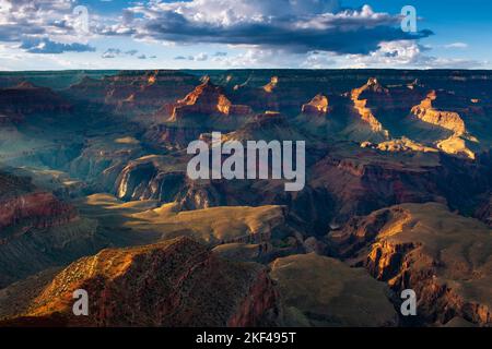 Yavapai Point bei Sonnenaufgang, Grand Canyon South Rim, Südrand, Arizona, USA, Nordamerika Stockfoto