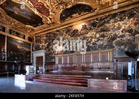 Paradiso von Jacopo Tintoretto, Gemälde im Sala Del Maggior Consiglio, Innenaufnahme, Dogenpalast, Palazzo Ducale, Venedig, Venetien, Italien Stockfoto