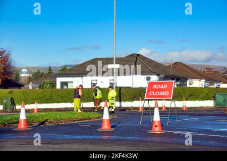 Straßenarbeiten auf der A82 Great Western Road in Glasgow, Schottland, Großbritannien Stockfoto