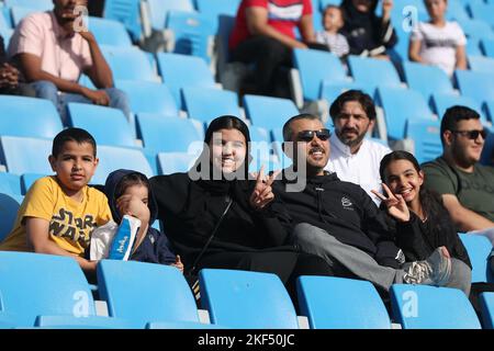 Riad, Saudi-Arabien. 16.. November 2022. RIAD, SAUDI-ARABIEN - 16. NOVEMBER: Supporter jubeln während des internationalen Freundschaftsspiel zwischen Saudi-Arabien und Kroatien im Prince Faisal bin Fahd Stadium am 16. November 2022 in Riad, Saudi-Arabien, an. Foto: Goran Stanzl/PIXSELL Credit: Pixsell Foto- und Videoagentur/Alamy Live News Stockfoto