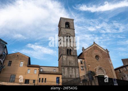 Blick auf die Straßen der kleinen Stadt Acquapendente, Viterbo, Italien, entlang des Francigena Pfades Stockfoto