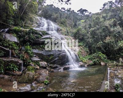 Taunay Wasserfall im Tijuca Nationalpark in Rio de Janeiro, Brasilien. Stockfoto