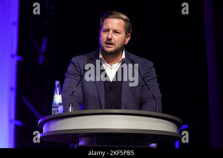 firo : 15.11.2022, Fußball, Fußball, 1. Liga, 1. Bundesliga, Saison 2022/2023, VfL Bochum, MV, Mitgliederversammlung, Marc-Andre SCHAAF, Am Rednerpult Stockfoto