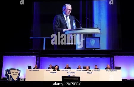 firo : 15.11.2022, Fußball, Fußball, 1. Liga, 1. Bundesliga, Saison 2022/2023, VfL Bochum, MV, Mitgliederversammlung, Ilja KAENZIG, Sprecher der Geschäftsführung, am Rednerpult Stockfoto