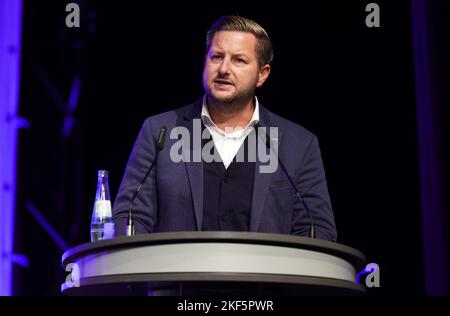 firo : 15.11.2022, Fußball, Fußball, 1. Liga, 1. Bundesliga, Saison 2022/2023, VfL Bochum, MV, Mitgliederversammlung, Marc-Andre SCHAAF, Am Rednerpult Stockfoto