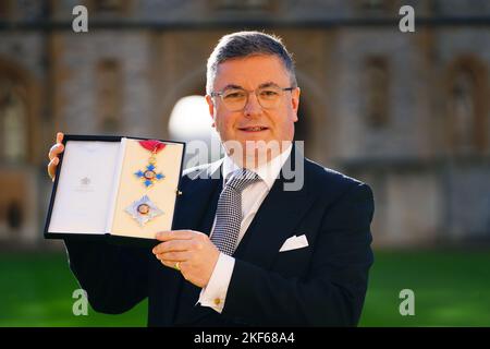 Sir Robert Buckland, Abgeordneter für South Swindon, zuletzt Lord Chancellor und Secretary of State for Justice, nachdem er von König Charles III. Während einer Investiturfeier im Windsor Castle, Berkshire, zum Ritter-Kommandeur des britischen Empire für politische und öffentliche Dienste ernannt worden war. Bilddatum: Mittwoch, 16. November 2022. Stockfoto