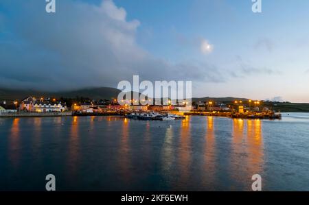 Portmagee ist ein Dorf in der Grafschaft Kerry, Irland. Das Dorf liegt auf der Iveragh Halbinsel südlich von Valentia Island entfernt. Stockfoto