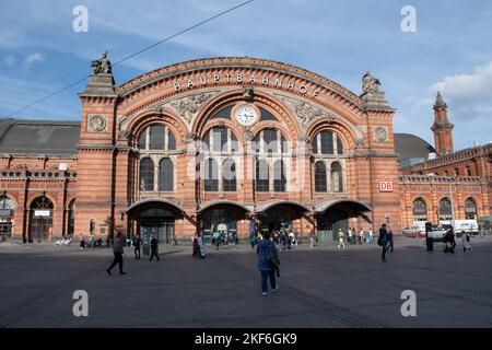 Blick auf den Haupteingang des Bremer Hauptbahnhofs Stockfoto