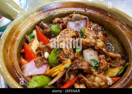 Ein Topf mit köstlichem und duftendem, kantonesischem Gelee-Fett-Rindereintopf Stockfoto