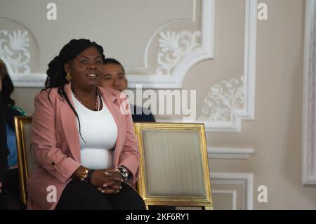 Der kolumbianische Vizepräsident Francia Marquez bei einer Pressekonferenz über die ersten 100 Tage seiner Regierungszeit in Bogota, Kolumbien, zu Novem Stockfoto