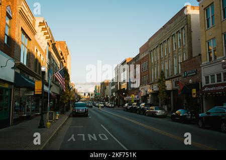 State Street mit Abendlicht, Bristol, Virginia Stockfoto