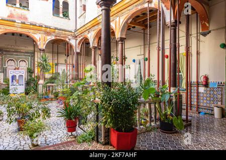 Hof des Palasthauses der Familie Pumarejo, im Stadtviertel San Gil des Distrikts Casco Antiguo Stockfoto