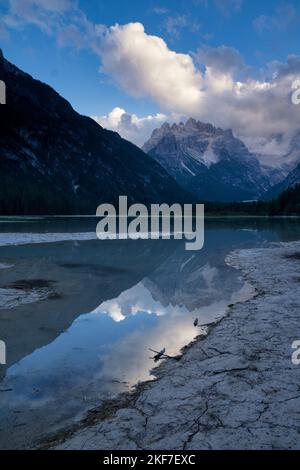 Blick auf den Durrensee in den italienischen Dolomiten Stockfoto