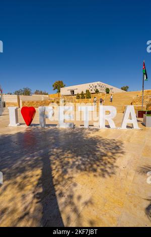 I Love Petra Schild am Eingang zum Besucherzentrum in Petra Jordan. Stockfoto