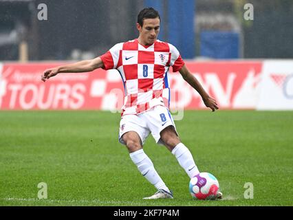 Zagreb, Kroatien. 16. November 2022 Luka Lukanic von Kroatien während des UEFA-U-19-Europameisterschafts-Qualifiers-Spiels zwischen Kroatien und den Färöern im SC RUDES-Stadion am 16. November 2023 2022 in Zagreb, Kroatien. Foto: Marko Lukunic/PIXSELL Stockfoto