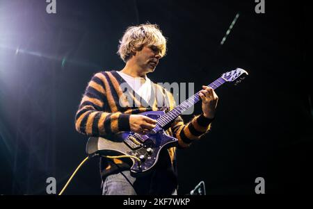 Tim Burgess tritt am Wochenende 2022 bei Shiiine auf. Butlins, Minehead, Großbritannien. 13. November 2022. Kredit: Charlie Raven Stockfoto