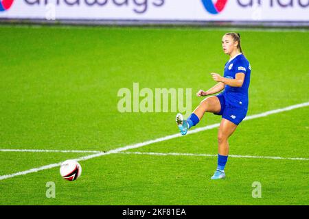 Cardiff, Großbritannien. 16.. November 2022. Seren Watkins aus Cardiff City in Aktion. Cardiff City gegen Abergavenny beim Genero Adran Premier im Cardiff City Stadium am 16.. November 2022. Quelle: Lewis Mitchell/Alamy Live News Stockfoto