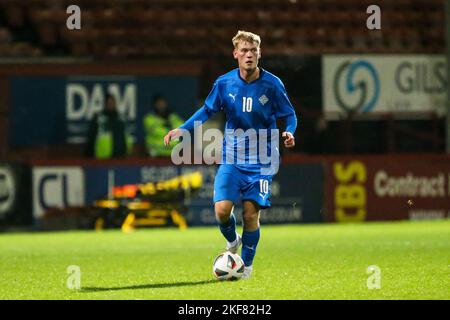 Glasgow, Großbritannien. 16.. November 2022. Schottland spielte Island in der EUFA European Under 19 Championship 2023 im Firhill Stadium, Glasgow, Schottland, Großbritannien. Island gewann mit 1 - 0 und das Siegertor für Island wurde von Orri Oskarsson erzielt. Kredit: Findlay/Alamy Live Newswinger Stockfoto