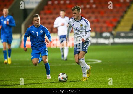 Glasgow, Großbritannien. 16.. November 2022. Schottland spielte Island in der EUFA European Under 19 Championship 2023 im Firhill Stadium, Glasgow, Schottland, Großbritannien. Island gewann mit 1 - 0 und das Siegertor für Island wurde von Orri Oskarsson erzielt. Kredit: Findlay/Alamy Live Nachrichten Stockfoto