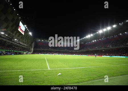 Tirana, Albanien. 16.. November 2022. Blick auf das Stadion während des Fußballfreundlichen Fußballspiels zwischen den Nationalmannschaften Albaniens und Italiens, im Air Albania Stadium am 15. November 2022, Tirana, Albanien. Foto Nderim Kaceli Kredit: Unabhängige Fotoagentur/Alamy Live Nachrichten Stockfoto