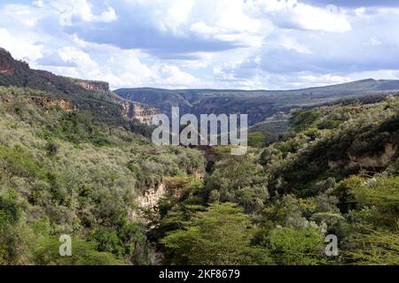 Der Hell's Gate National Park liegt südlich des Lake Naivasha in Kenia, nordwestlich von Nairobi. Der Hell's Gate National Park ist nach einer engen Pause im Nationalpark benannt Stockfoto