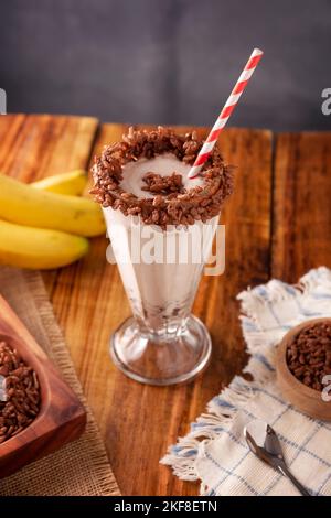 Esquimo. Kaltes Getränk aus gesüßter, aromatisierter und Schlagmilch, um eine sehr schaumig und homogene Konsistenz zu erreichen, sehr beliebt in Mexiko, simila Stockfoto