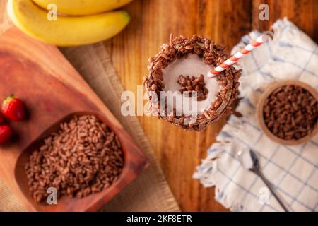 Esquimo. Kaltes Getränk aus gesüßter, aromatisierter und Schlagmilch, um eine sehr schaumig und homogene Konsistenz zu erreichen, sehr beliebt in Mexiko, simila Stockfoto