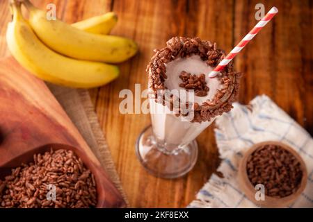 Esquimo. Kaltes Getränk aus gesüßter, aromatisierter und Schlagmilch, um eine sehr schaumig und homogene Konsistenz zu erreichen, sehr beliebt in Mexiko, simila Stockfoto