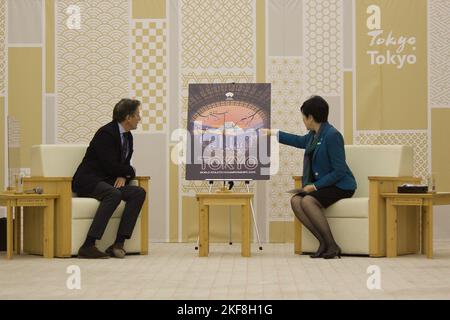 (L-R) World Athletics President Sebastian Coe, Gouverneur von Tokio Yuriko Koike, 17. NOV 2022 - der Gouverneur von Tokio, Yuriko Koike, trifft sich mit dem Leichtathletik-Präsidenten Sebastian Coe in Tokio, Japan Credit: Michael Steinebach/AFLO/Alamy Live News Stockfoto